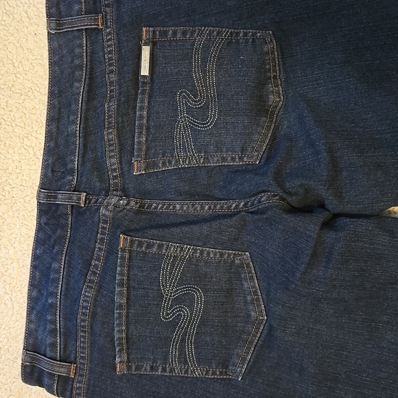 White House Black Market Women's Dark Blue Jeans. EUC - Picture 6 of 6